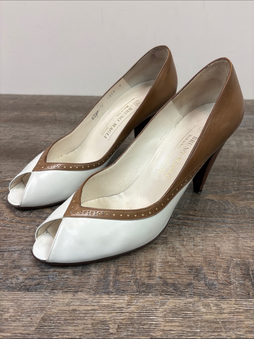 Bruno Magli Italy White & Tan Leather Peep Toe Pumps Heels Size 8